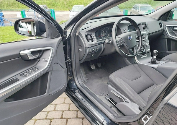Volvo V60 cena 39900 przebieg: 278227, rok produkcji 2015 z Korsze małe 326